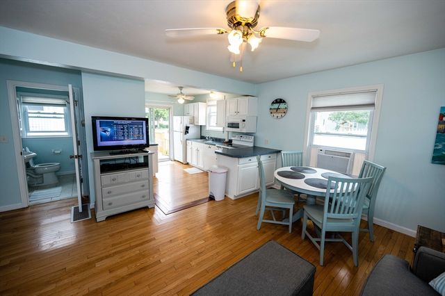 6 Weston Street, Hull, MA 02045