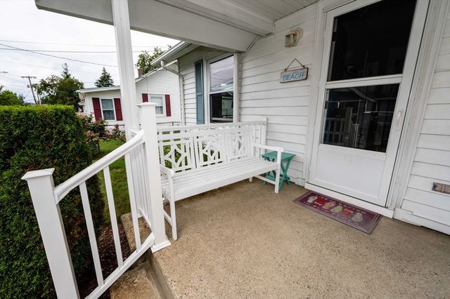 6 Weston Street, Hull, MA 02045