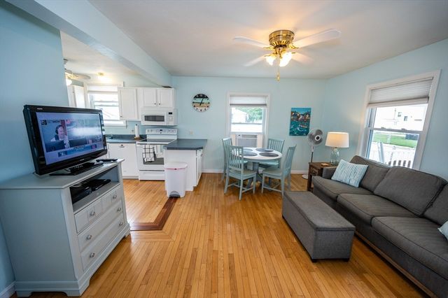 6 Weston Street, Hull, MA 02045