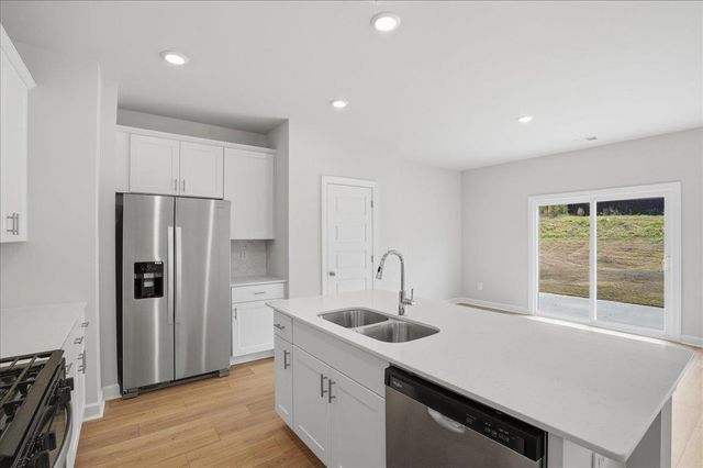 961 Penfold Point, Wellford, SC 29385