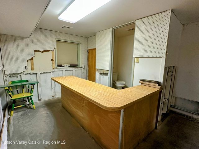 4 Delaware Avenue, Hudson, NY 12534