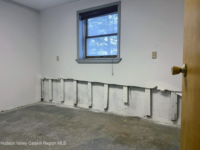 4 Delaware Avenue, Hudson, NY 12534