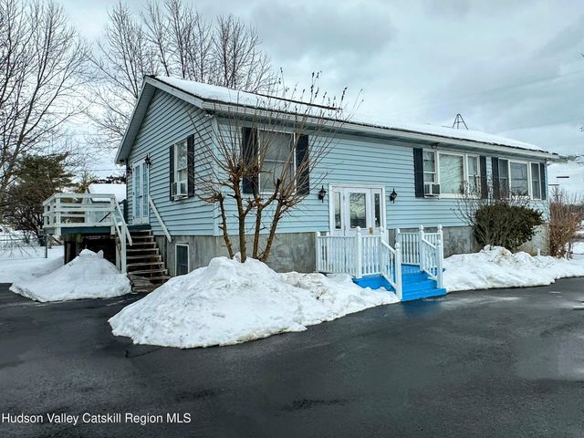 4 Delaware Avenue, Hudson, NY 12534