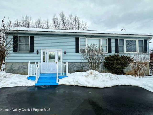 4 Delaware Avenue, Hudson, NY 12534