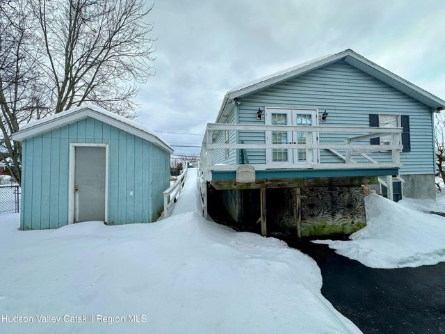 4 Delaware Avenue, Hudson, NY 12534