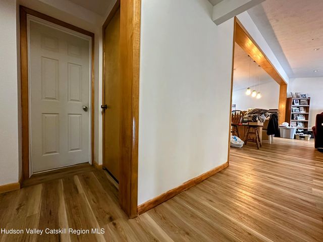 4 Delaware Avenue, Hudson, NY 12534