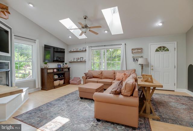 3 GRANDIE LN, Boston, VA 22713