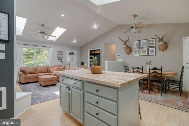 3 GRANDIE LN, Boston, VA 22713