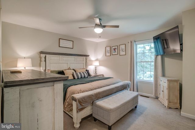 3 GRANDIE LN, Boston, VA 22713
