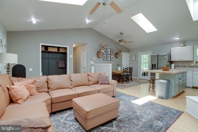 3 GRANDIE LN, Boston, VA 22713
