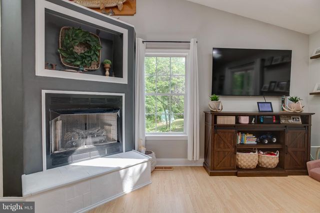 3 GRANDIE LN, Boston, VA 22713