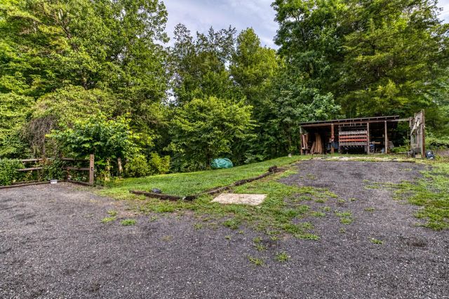 3 GRANDIE LN, Boston, VA 22713