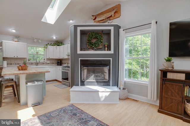 3 GRANDIE LN, Boston, VA 22713