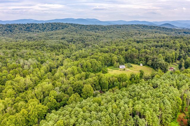 3 GRANDIE LN, Boston, VA 22713