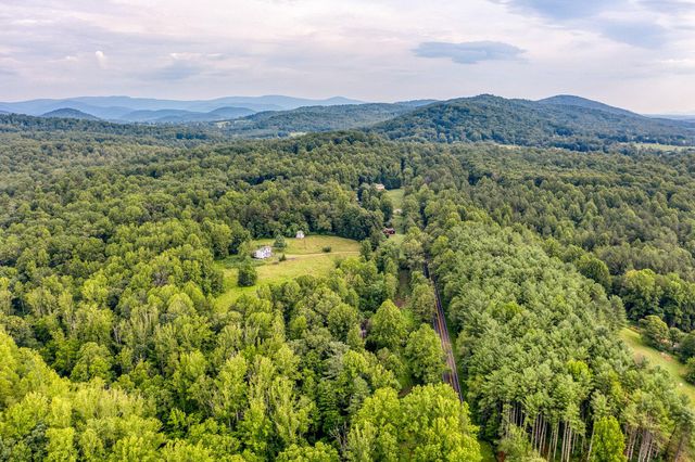 3 GRANDIE LN, Boston, VA 22713