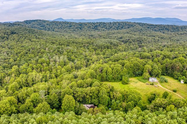 3 GRANDIE LN, Boston, VA 22713