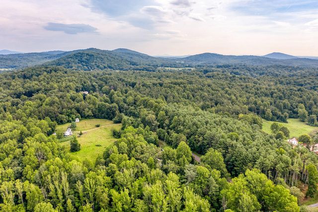 3 GRANDIE LN, Boston, VA 22713