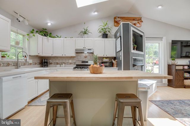 3 GRANDIE LN, Boston, VA 22713