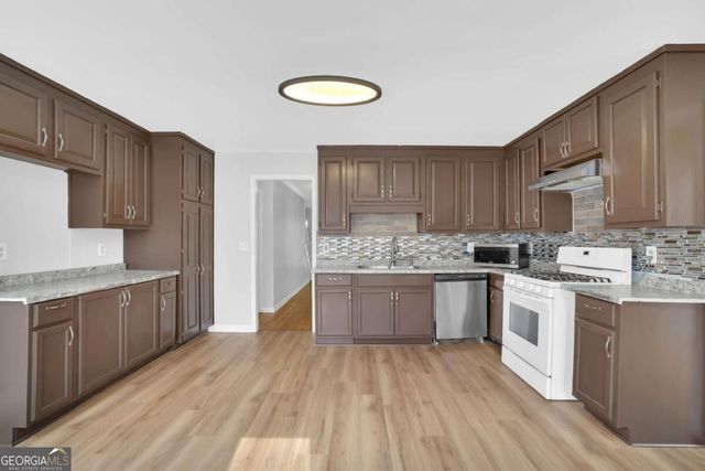 2851 Carnegie Way SW, Marietta, GA 30064