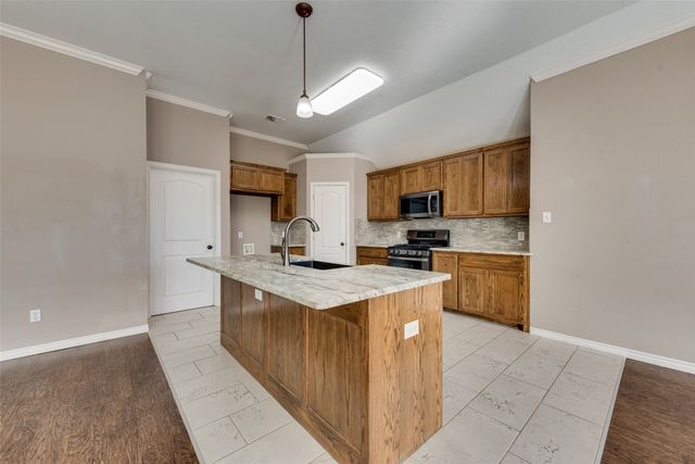 405 Arbor Lawn Drive, Burleson, TX 76028