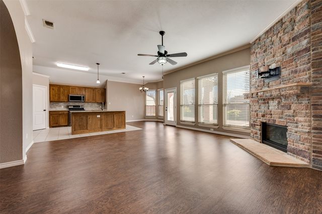 405 Arbor Lawn Drive, Burleson, TX 76028