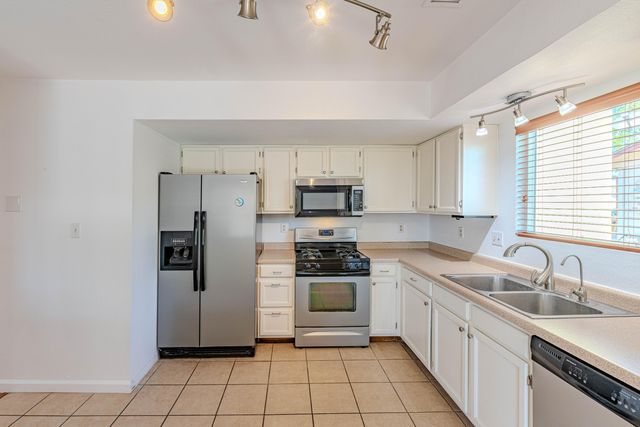 84 Dakota Morning Road NE, Albuquerque, NM 87124