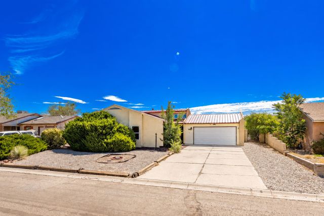 84 Dakota Morning Road NE, Albuquerque, NM 87124