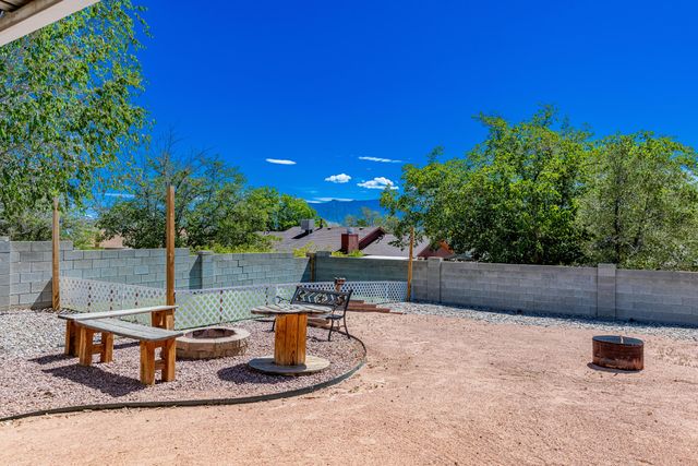 84 Dakota Morning Road NE, Albuquerque, NM 87124