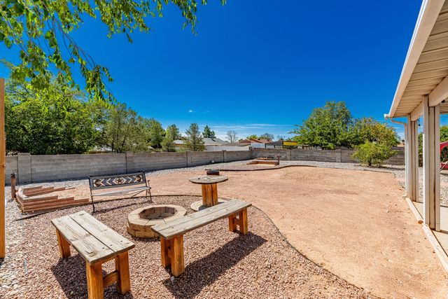 84 Dakota Morning Road NE, Albuquerque, NM 87124