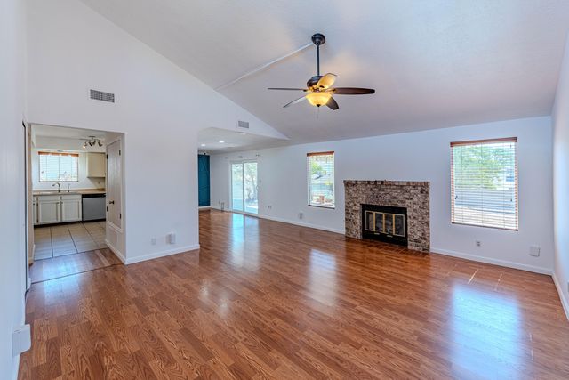 84 Dakota Morning Road NE, Albuquerque, NM 87124