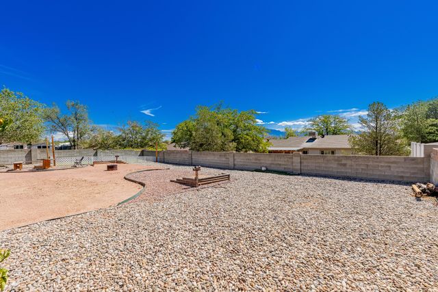 84 Dakota Morning Road NE, Albuquerque, NM 87124