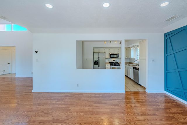 84 Dakota Morning Road NE, Albuquerque, NM 87124