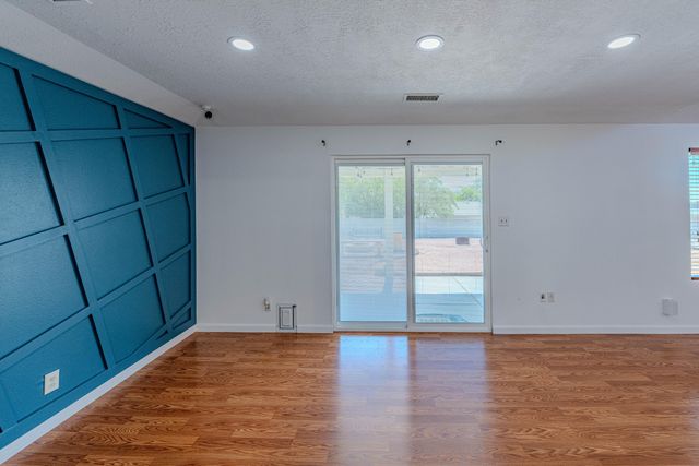 84 Dakota Morning Road NE, Albuquerque, NM 87124