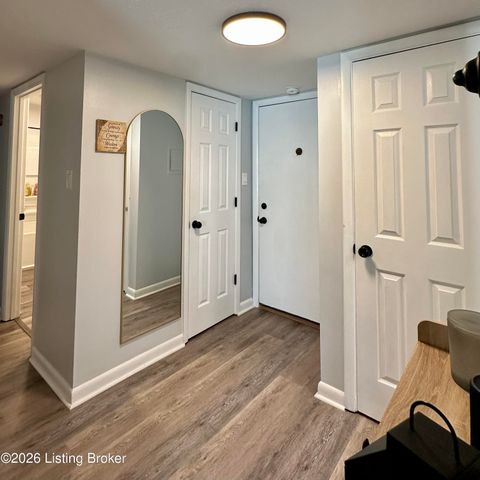 1935 Gardiner Ln J144, Louisville, KY 40205