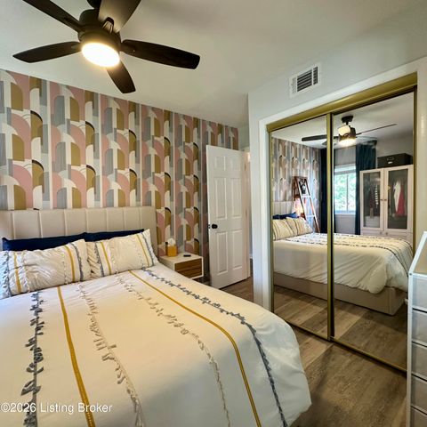 1935 Gardiner Ln J144, Louisville, KY 40205