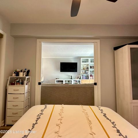 1935 Gardiner Ln J144, Louisville, KY 40205