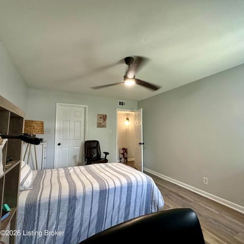 1935 Gardiner Ln J144, Louisville, KY 40205