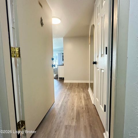 1935 Gardiner Ln J144, Louisville, KY 40205