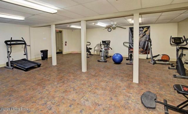 1935 Gardiner Ln J144, Louisville, KY 40205