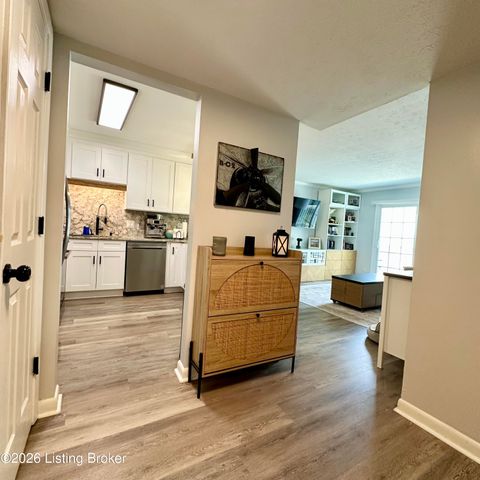1935 Gardiner Ln J144, Louisville, KY 40205