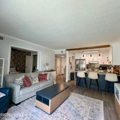1935 Gardiner Ln J144, Louisville, KY 40205
