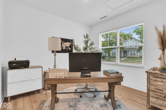 7215 Governors Row, Avon, IN 46123