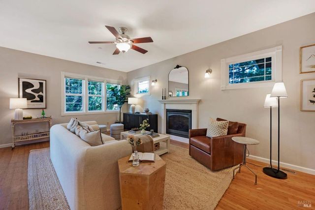 17211 Park Ave, Sonoma, CA 95476