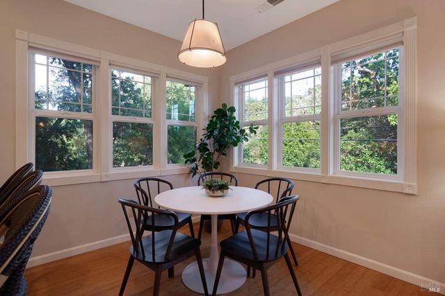 17211 Park Ave, Sonoma, CA 95476