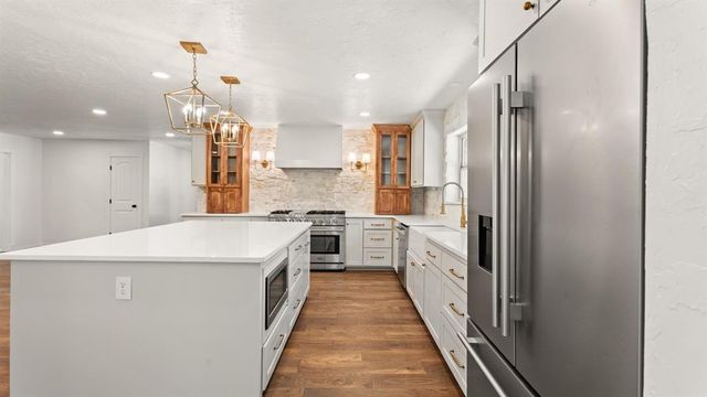 1708 Bunting Lane, Edmond, OK 73034