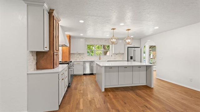 1708 Bunting Lane, Edmond, OK 73034