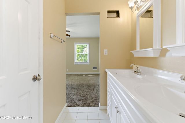 961 Whetstone Way, Louisville, KY 40223