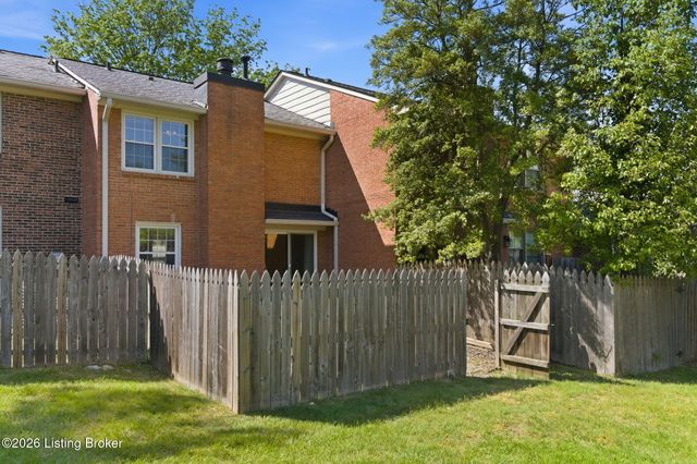 961 Whetstone Way, Louisville, KY 40223