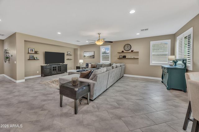 3809 W Aracely Drive, New River, AZ 85087