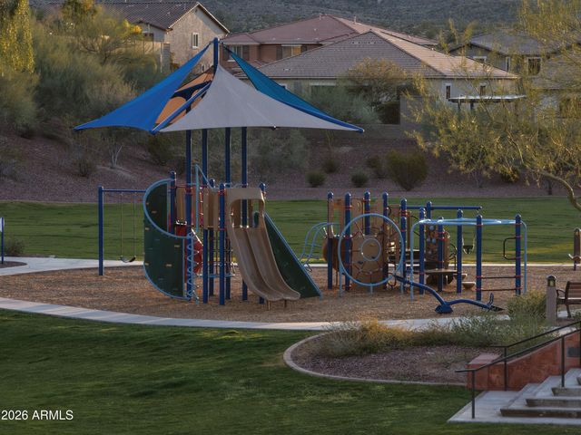 3809 W Aracely Drive, New River, AZ 85087